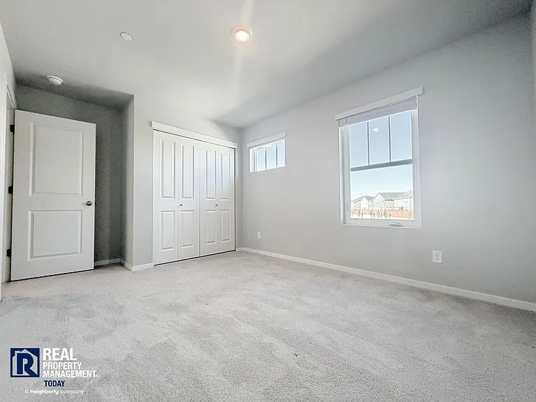 10730 188th St E — Photo 18