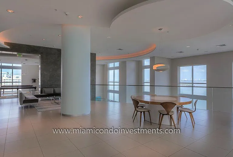 Common work and social space with beautiful ocean views!