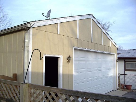 3rd image of 474 Shabbona Dr