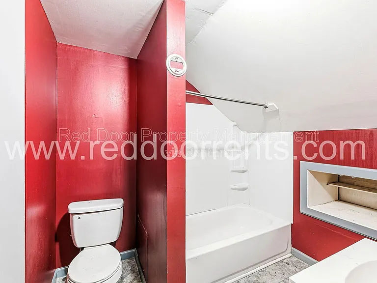 408 N Oakland Ave #B — Photo 7