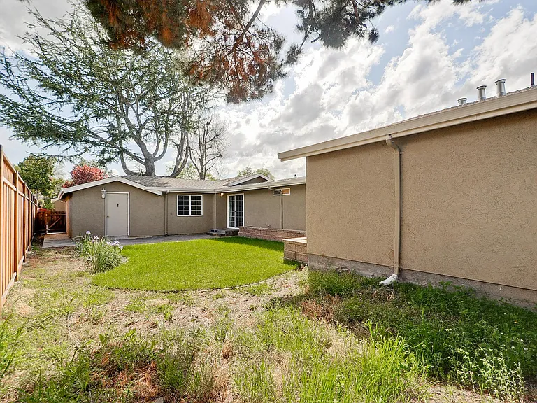 18701 Newsom Ave — Photo 53