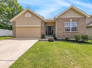 908 Daffodil Trl, O'Fallon, MO 63368