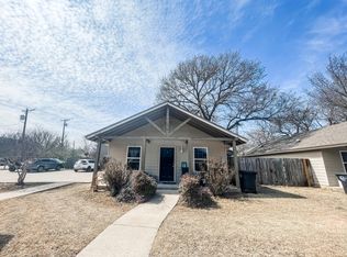 206 W Dabney St APT E, Cleburne, TX 76033