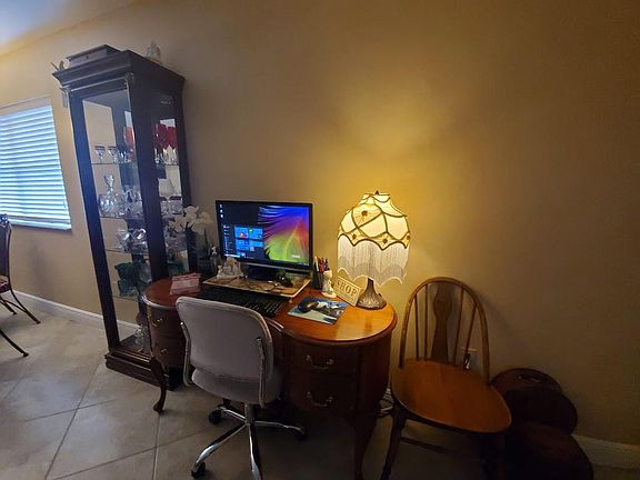 4th image of 214 Tuscany D