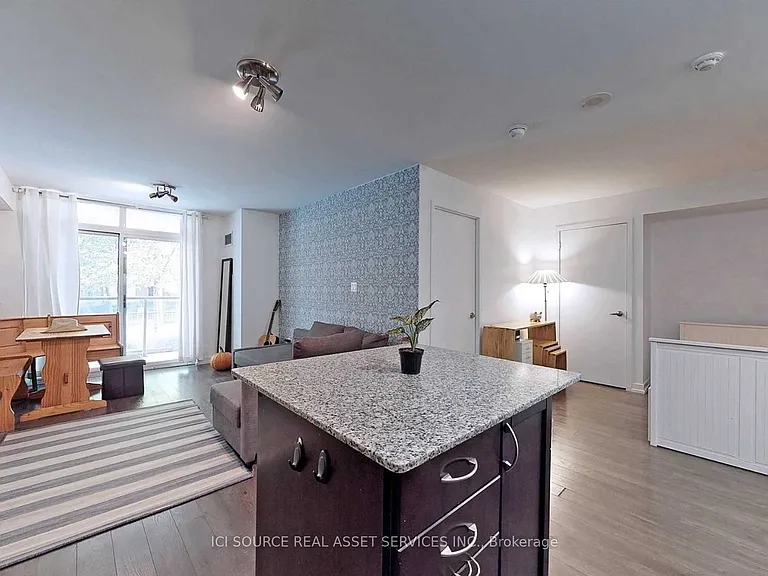 816 Lansdowne Ave #113 — Photo 7