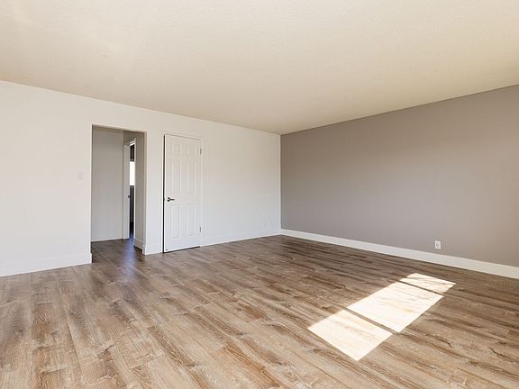 5th image of 20928 Wilbeam Ave APT 4