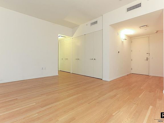 2nd image of 18 W 48th St APT 5C