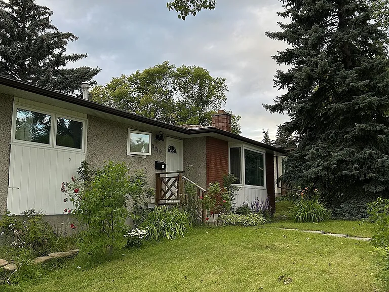 4319 Charleswood Dr NW — Photo 1