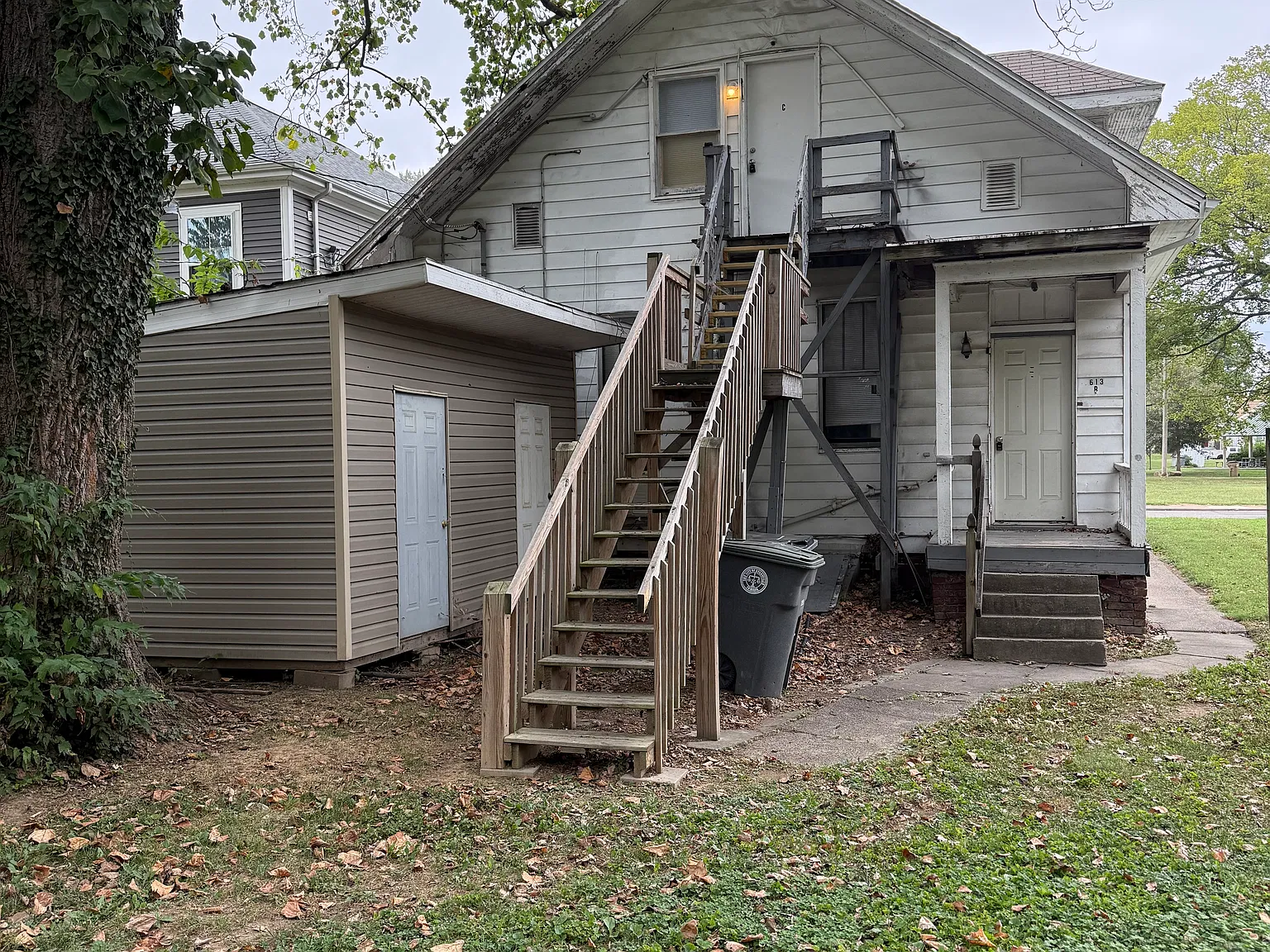 613 Monroe Ave — Photo 1