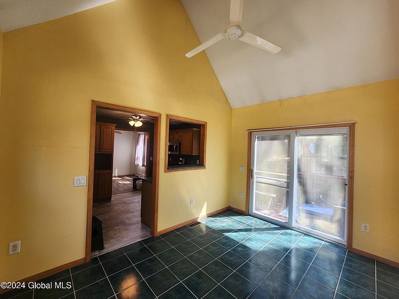 5th image of 10 Vern Tennyson Road