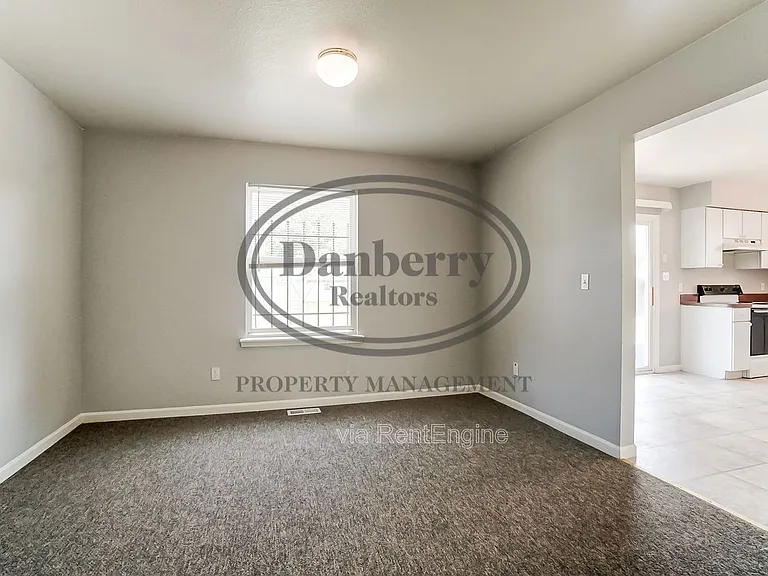 3704 Willow Run Dr — Photo 7