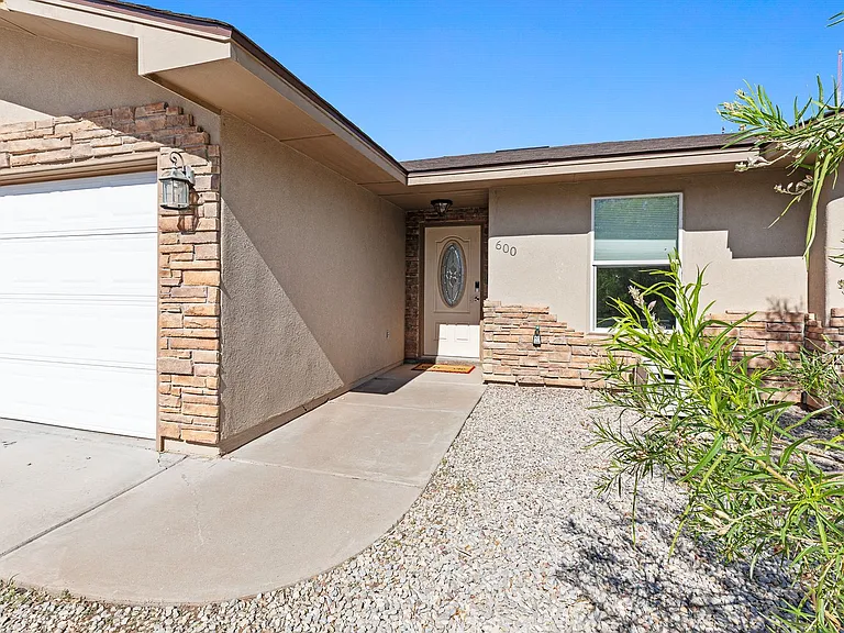 600 Coronado Dr — Photo 3