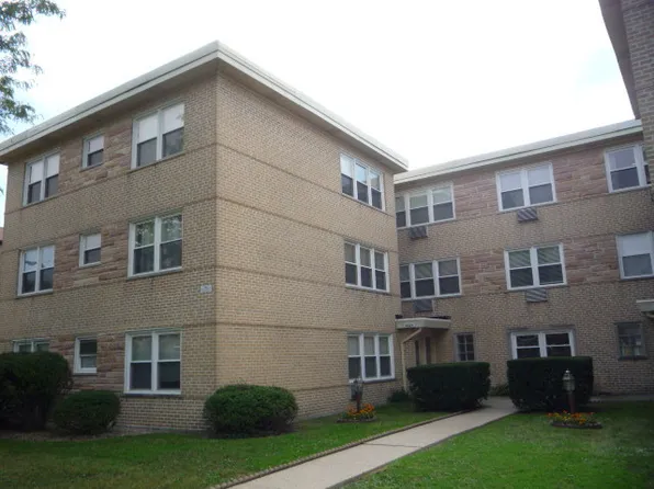 4629 Main St APT 2B, Skokie, IL 60076