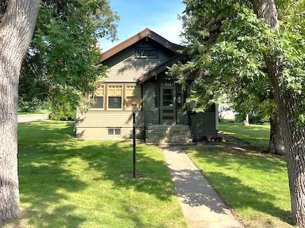 221 6th Ave E, Sisseton, SD 57262