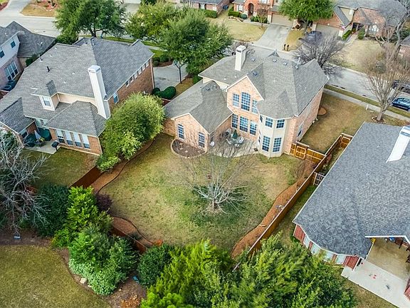 3rd image of 2025 Whitney Ln