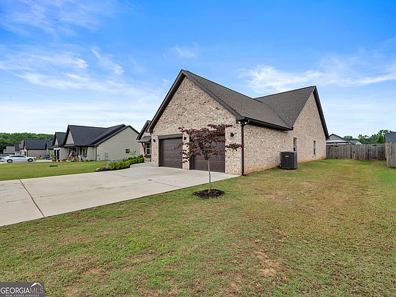 3rd image of 342 Ranch Rd