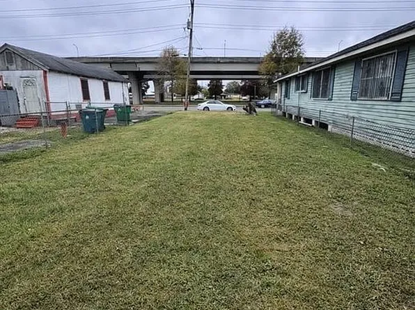 921 Westbank Expy, Gretna, LA 70053