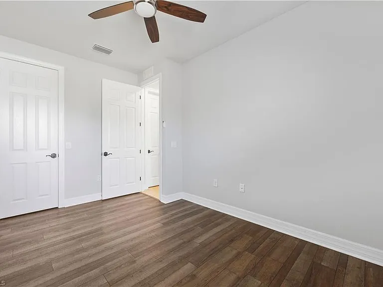 8010 Helena Ct — Photo 12