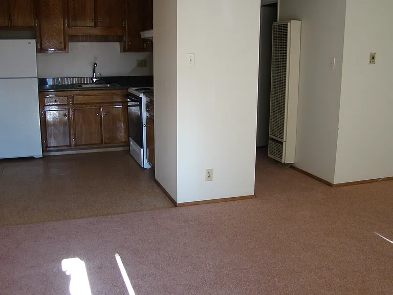 Westwind Apartments — Photo 9