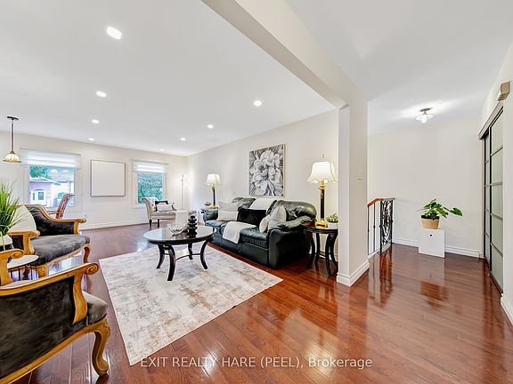 3rd image of 48 Nanport St