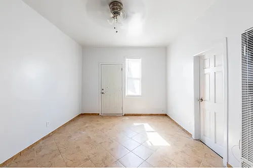 2752 S Kedvale Ave #2R Photo 1 2752 S Kedvale Ave #2R Photo 1