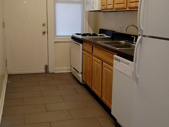 Kitchen with DW and hood microwave