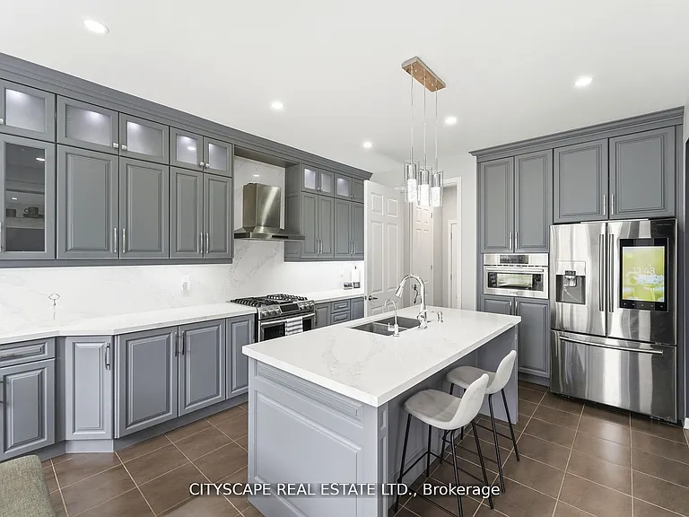 305 Gleave Ter — Photo 13