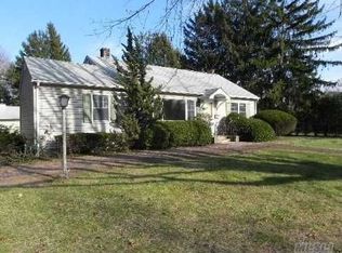 35 Inwood Rd, Center Moriches, NY 11934