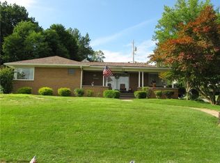 412 Patricia Dr, Ellwood City, PA 16117