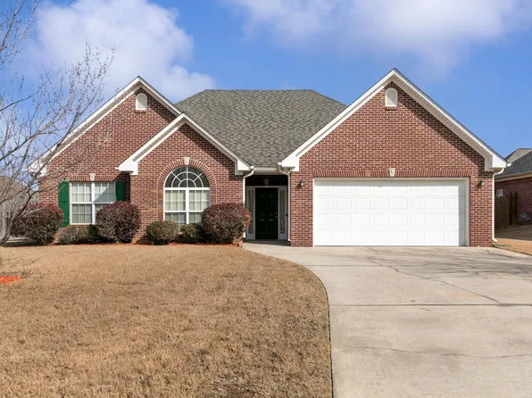 114 Churchill Dr, Maylene, AL 35114