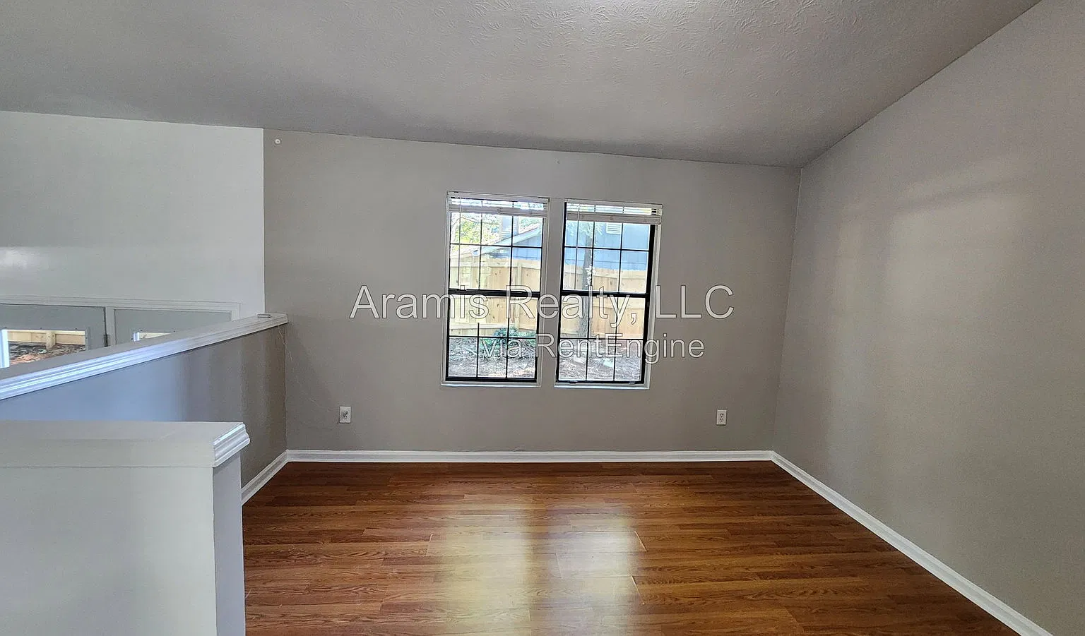 3 bed, 2.0 bath, 1844 sqft, $2,100 — Photo 4