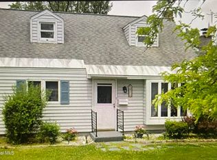11 David Rd, Latham, NY 12110