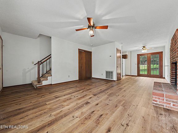 3rd image of 4 Eleven Estates Dr