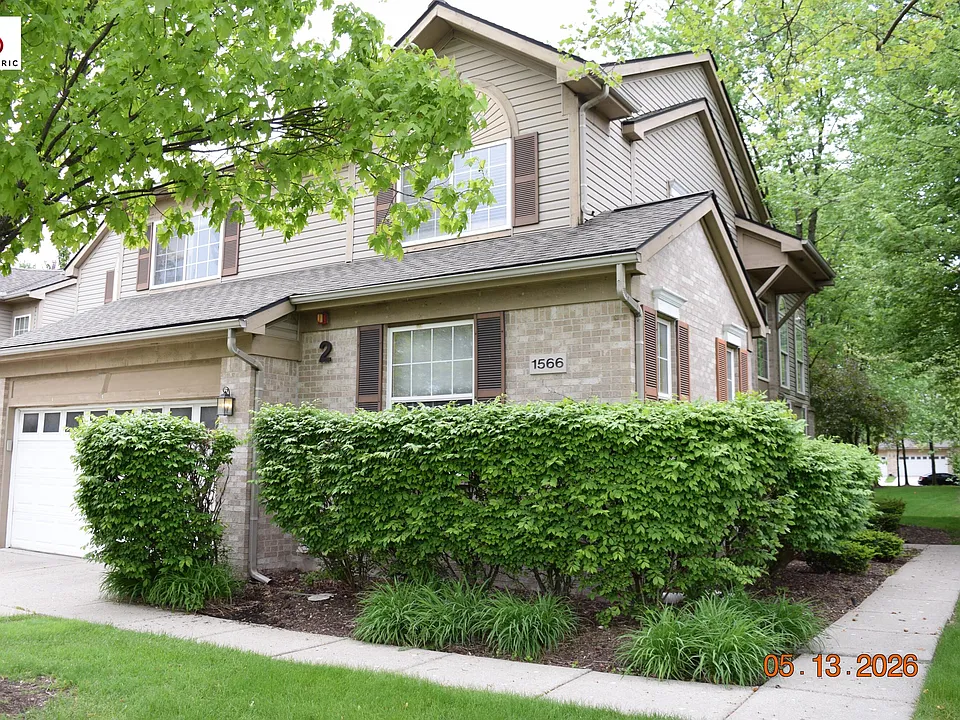 1566 Heron Cir