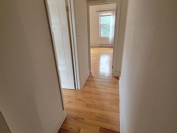 5th image of 1915 Green St APT 2E