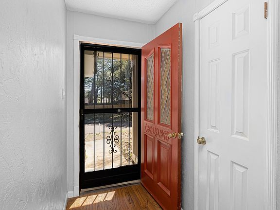 4th image of 4074 Remsen Cv