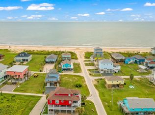 1971 Gulf St, Crystal Beach, TX 77650