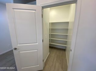 9821 N Summerstone Ave, Tucson, AZ 85743