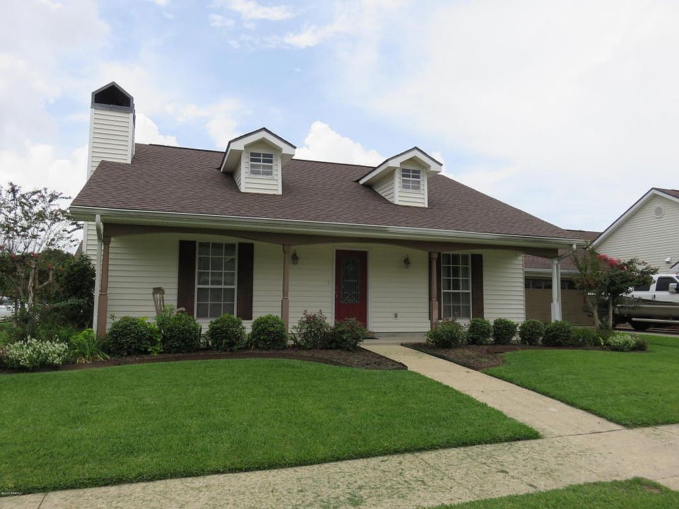 1st image of 401 Wallingsford Cir