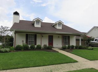 401 Wallingsford Cir, Youngsville, LA 70592