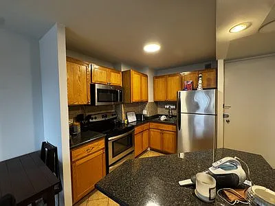 1356 N Dearborn St #16B Photo 1