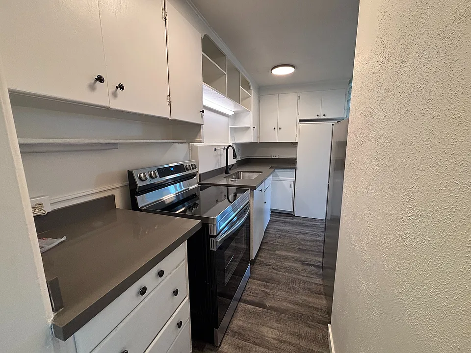 Denny Apartments
