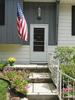 3rd image of 606 Kenny Ct