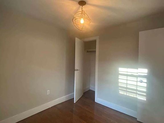 4th image of 331 Evergreen Ave #1