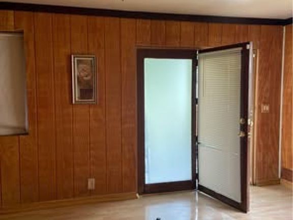 3rd image of 617 Hamburg Ave