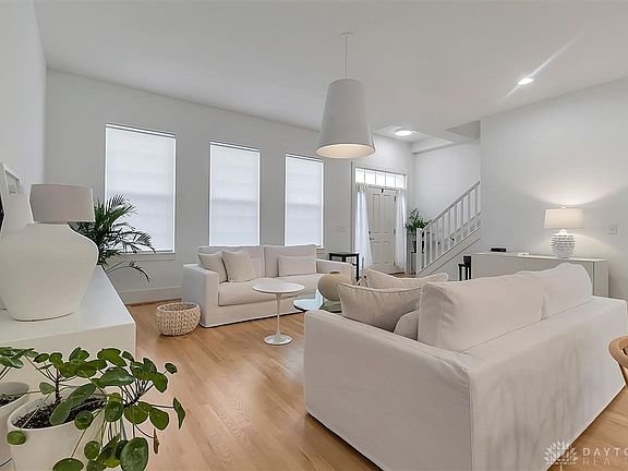 5th image of 9288 Beacon St