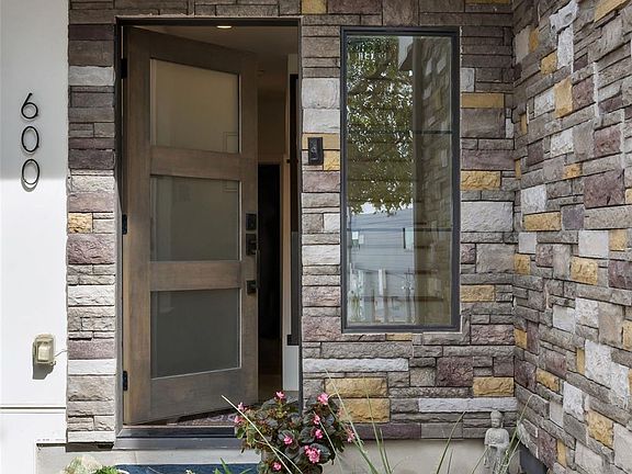 2nd image of 3700 Clawson Rd #600