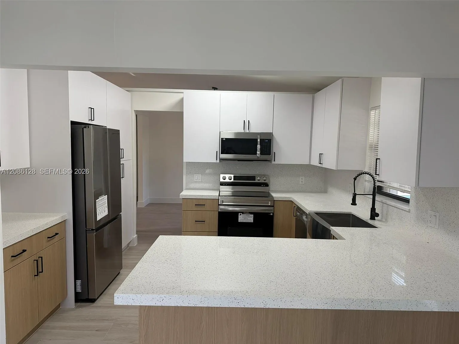 Bird Villas Sub 2nd Addn — Photo 4