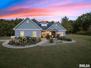 1401 School St, Washington, IL 61571