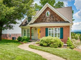 12 Taylor Ridge Ct, Johnson City, TN 37601